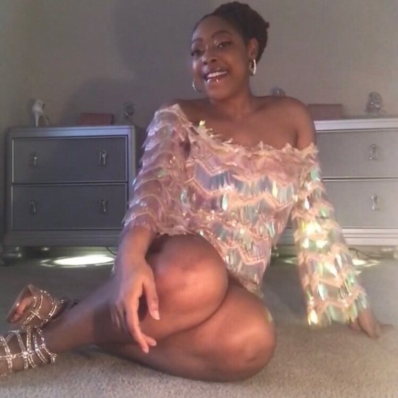 🎀 Iridescent Sequin Dress 🎀 - Picture 3 of 8